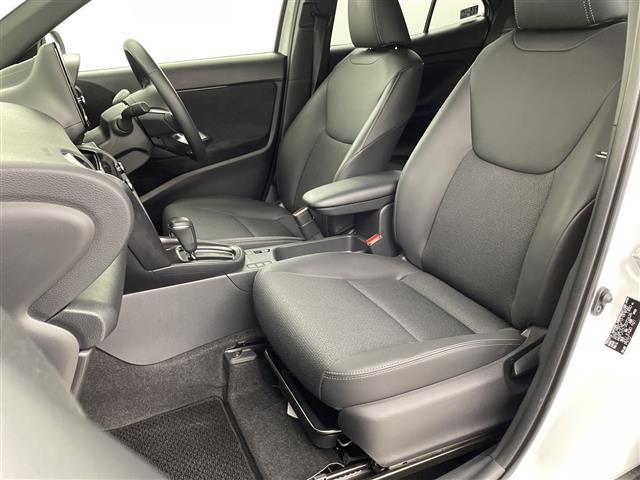 ヤリスクロス ハイブリッドＺ　純正ディスプレイオーディオ　全方位カメラ　ブラインドスポットモニター　ビルトインＥＴＣ　ドライブレコーダー　パワーシート　シートヒーター　ステアリングヒーター　ＨＤＭＩ　レーダークルーズコントロール（23枚目）