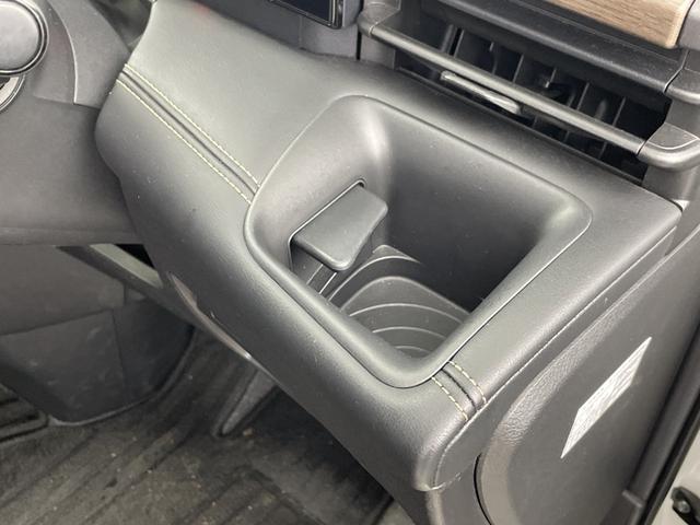 セレナ ｅ－パワー　ハイウェイスターＶ　純正ディスプレイオーデオ　全方位カメラ　ブラインドスポットモニター　ビルトインＥＴＣ２．０　前後ドライブレコーダー　ワイヤレス充電器　デジタルインナーミラー　プロパイロット　エマージェンシーブレーキ（32枚目）