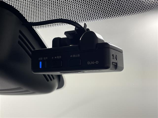 セレナ e-パワー ハイウェイスターV 純正9型ナビ 両側電動 セーフティパックB プロパイロット 車線逸脱防止支援システム インテリジェントアラウンドビュー インテリジェントルームミラー インテリジェントエマージェンシーブレーキ LDW(10枚目)