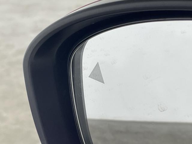 オーラ ニスモ 純正9型ナビ プロパイロット 全方位 インテリジェントルームミラー ハンドル支援 シートヒーター ワイヤレス充電 電動サイドブレーキ オートホールド BSM クリアランスソナー 純正フロアマット(6枚目)