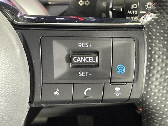 オーラ ニスモ 純正9型ナビ プロパイロット 全方位 インテリジェントルームミラー ハンドル支援 シートヒーター ワイヤレス充電 電動サイドブレーキ オートホールド BSM クリアランスソナー 純正フロアマット(11枚目)