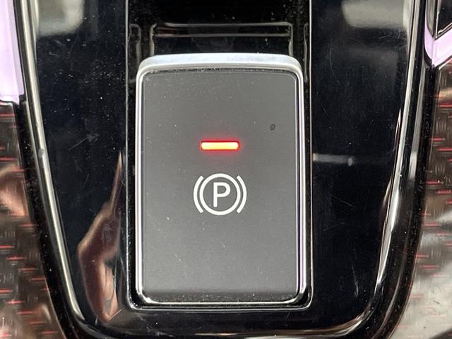 オーラ ニスモ 純正9型ナビ プロパイロット 全方位 インテリジェントルームミラー ハンドル支援 シートヒーター ワイヤレス充電 電動サイドブレーキ オートホールド BSM クリアランスソナー 純正フロアマット(17枚目)