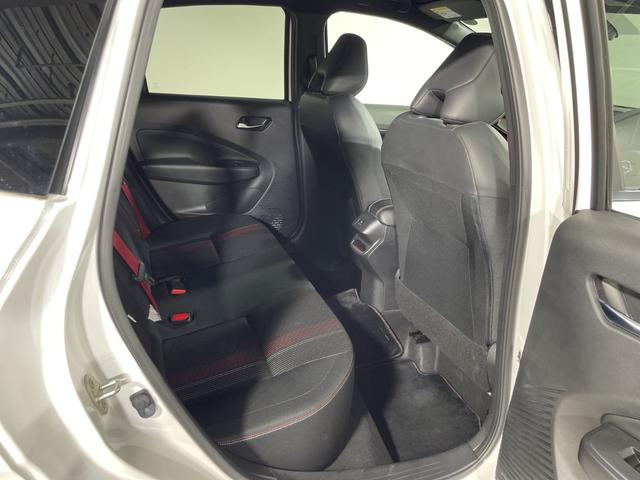 オーラ ニスモ 純正9型ナビ プロパイロット 全方位 インテリジェントルームミラー ハンドル支援 シートヒーター ワイヤレス充電 電動サイドブレーキ オートホールド BSM クリアランスソナー 純正フロアマット(43枚目)