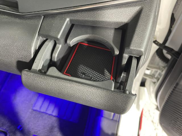 オーラ ニスモ 純正9型ナビ プロパイロット 全方位 インテリジェントルームミラー ハンドル支援 シートヒーター ワイヤレス充電 電動サイドブレーキ オートホールド BSM クリアランスソナー 純正フロアマット(50枚目)