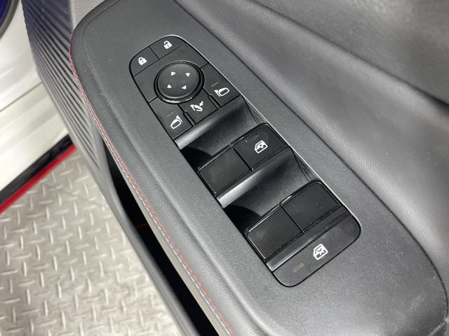 オーラ ニスモ 純正9型ナビ プロパイロット 全方位 インテリジェントルームミラー ハンドル支援 シートヒーター ワイヤレス充電 電動サイドブレーキ オートホールド BSM クリアランスソナー 純正フロアマット(57枚目)