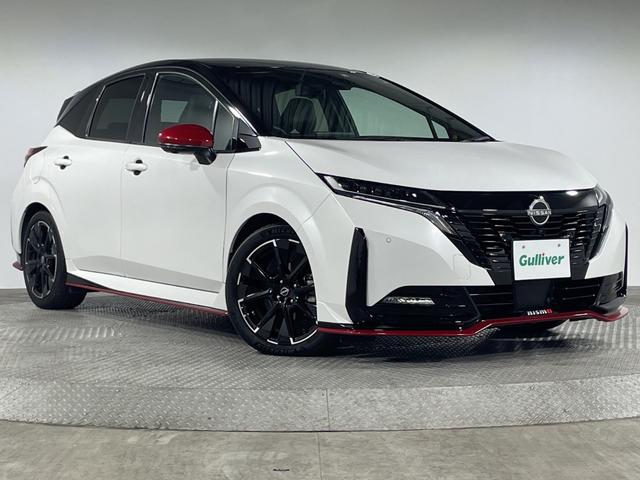 オーラ ニスモ 純正9型ナビ プロパイロット 全方位 インテリジェントルームミラー ハンドル支援 シートヒーター ワイヤレス充電 電動サイドブレーキ オートホールド BSM クリアランスソナー 純正フロアマット(60枚目)