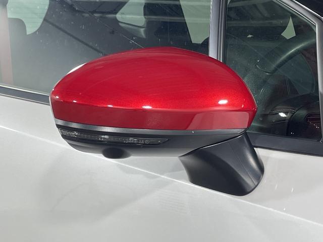 オーラ ニスモ 純正9型ナビ プロパイロット 全方位 インテリジェントルームミラー ハンドル支援 シートヒーター ワイヤレス充電 電動サイドブレーキ オートホールド BSM クリアランスソナー 純正フロアマット(80枚目)