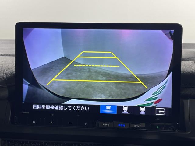 ステップワゴン ｅ：ＨＥＶスパーダ　ホンダセンシング　純正１１１．４インチナビ　純正１５．６インチフリップダウンモニター　バックカメラ　両側電動　衝突軽減ブレーキ　ＢＳＭ　オットマン　パドルシフト　シートヒータ　　電動リアゲート（5枚目）