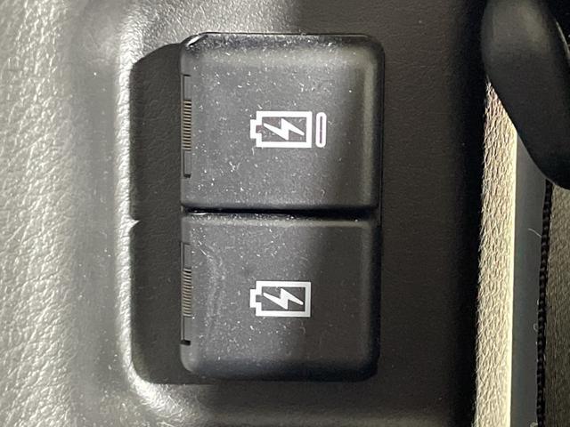 スペーシアカスタム ハイブリッドXSターボ 純正ナビ 全方位カメラ スズキセーフティサポート 衝突軽減ブレーキ レーンキープ クルコン HUD LED 革巻ステアリング パドルシフト ステアリングヒーター  シートヒーター USB電源ソケット(27枚目)