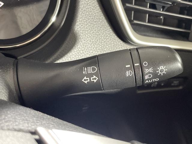 エクストレイル ２０Ｘｔｔ　エマージェンシーブレーキパッケージ　純正ナビ　アラウンドビューＭ　ＡＥＢ　ＬＤＷ　クルコン　ＩＰＡ　ＰＢＤ　ＬＥＤ　革巻ステアリング　前席シートヒーター　インテリキー　プッシュスタート　前後ソナー　ルーフレール　ＥＴＣ　アイドリングＳ（11枚目）