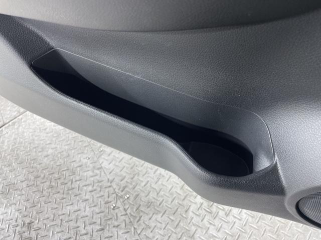エクストレイル ２０Ｘｔｔ　エマージェンシーブレーキパッケージ　純正ナビ　アラウンドビューＭ　ＡＥＢ　ＬＤＷ　クルコン　ＩＰＡ　ＰＢＤ　ＬＥＤ　革巻ステアリング　前席シートヒーター　インテリキー　プッシュスタート　前後ソナー　ルーフレール　ＥＴＣ　アイドリングＳ（51枚目）