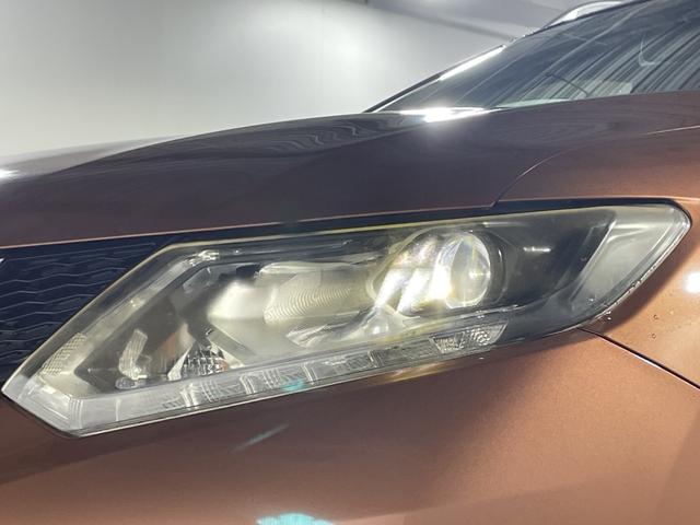 エクストレイル ２０Ｘｔｔ　エマージェンシーブレーキパッケージ　純正ナビ　アラウンドビューＭ　ＡＥＢ　ＬＤＷ　クルコン　ＩＰＡ　ＰＢＤ　ＬＥＤ　革巻ステアリング　前席シートヒーター　インテリキー　プッシュスタート　前後ソナー　ルーフレール　ＥＴＣ　アイドリングＳ（63枚目）