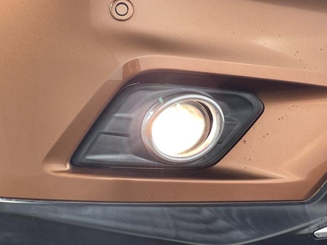 エクストレイル ２０Ｘｔｔ　エマージェンシーブレーキパッケージ　純正ナビ　アラウンドビューＭ　ＡＥＢ　ＬＤＷ　クルコン　ＩＰＡ　ＰＢＤ　ＬＥＤ　革巻ステアリング　前席シートヒーター　インテリキー　プッシュスタート　前後ソナー　ルーフレール　ＥＴＣ　アイドリングＳ（64枚目）