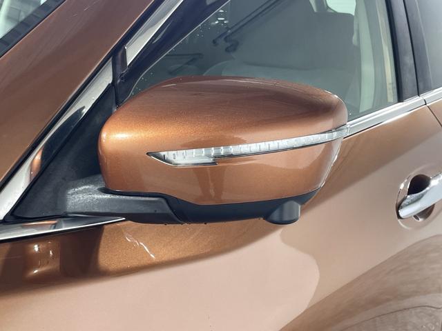 エクストレイル ２０Ｘｔｔ　エマージェンシーブレーキパッケージ　純正ナビ　アラウンドビューＭ　ＡＥＢ　ＬＤＷ　クルコン　ＩＰＡ　ＰＢＤ　ＬＥＤ　革巻ステアリング　前席シートヒーター　インテリキー　プッシュスタート　前後ソナー　ルーフレール　ＥＴＣ　アイドリングＳ（80枚目）