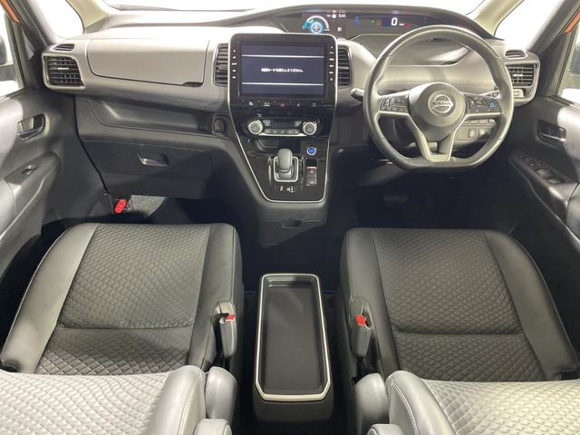 セレナ e-パワー ハイウェイスターV プロパイロット 純正10型ナビ 純正フリップダウンモニター 撥水シート パーキングアシスト スペアキー BSM 両側電動スライドドア 電動サイドブレーキ オートブレーキホールド LED フォグ マット(2枚目)