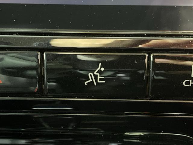 セレナ e-パワー ハイウェイスターV プロパイロット 純正10型ナビ 純正フリップダウンモニター 撥水シート パーキングアシスト スペアキー BSM 両側電動スライドドア 電動サイドブレーキ オートブレーキホールド LED フォグ マット(23枚目)