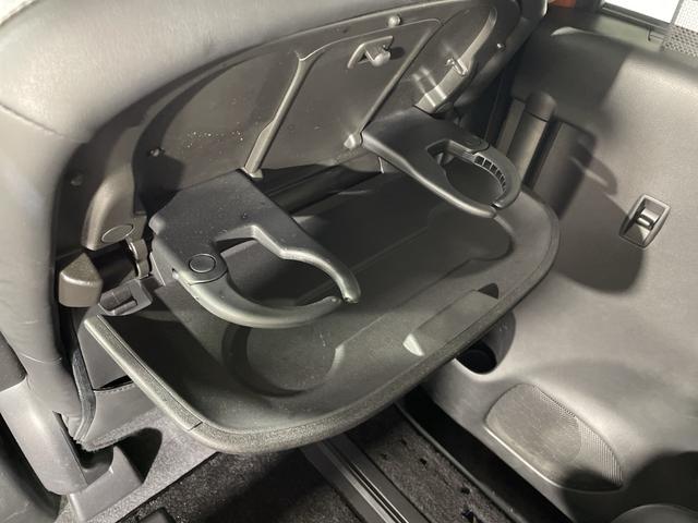 セレナ e-パワー ハイウェイスターV プロパイロット 純正10型ナビ 純正フリップダウンモニター 撥水シート パーキングアシスト スペアキー BSM 両側電動スライドドア 電動サイドブレーキ オートブレーキホールド LED フォグ マット(36枚目)