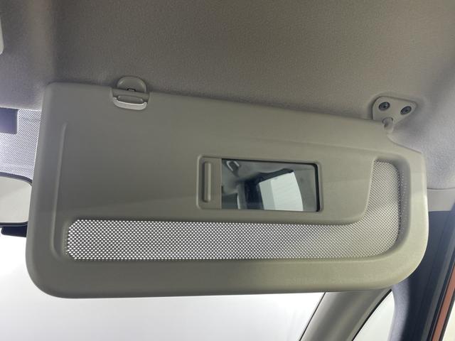 セレナ e-パワー ハイウェイスターV プロパイロット 純正10型ナビ 純正フリップダウンモニター 撥水シート パーキングアシスト スペアキー BSM 両側電動スライドドア 電動サイドブレーキ オートブレーキホールド LED フォグ マット(40枚目)