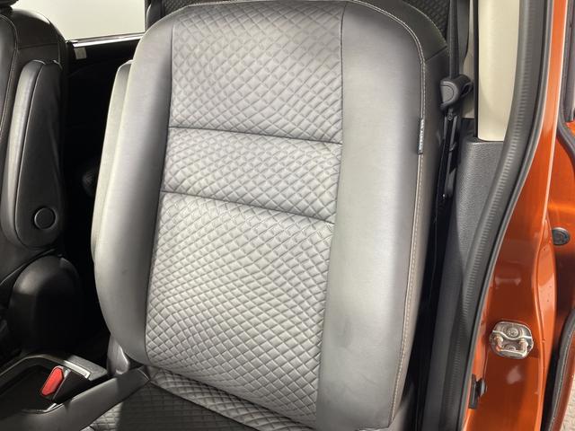 セレナ e-パワー ハイウェイスターV プロパイロット 純正10型ナビ 純正フリップダウンモニター 撥水シート パーキングアシスト スペアキー BSM 両側電動スライドドア 電動サイドブレーキ オートブレーキホールド LED フォグ マット(49枚目)