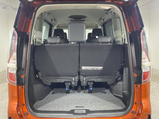 セレナ e-パワー ハイウェイスターV プロパイロット 純正10型ナビ 純正フリップダウンモニター 撥水シート パーキングアシスト スペアキー BSM 両側電動スライドドア 電動サイドブレーキ オートブレーキホールド LED フォグ マット(56枚目)