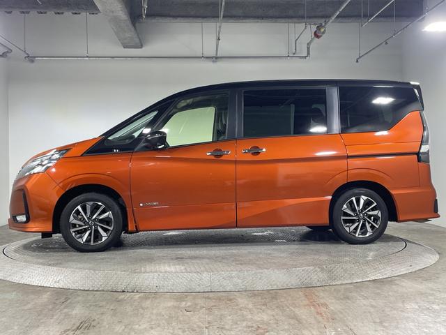 セレナ e-パワー ハイウェイスターV プロパイロット 純正10型ナビ 純正フリップダウンモニター 撥水シート パーキングアシスト スペアキー BSM 両側電動スライドドア 電動サイドブレーキ オートブレーキホールド LED フォグ マット(58枚目)