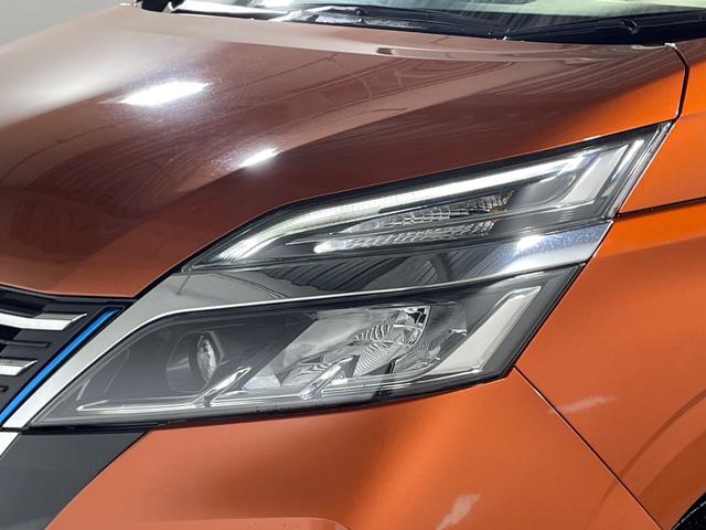 セレナ e-パワー ハイウェイスターV プロパイロット 純正10型ナビ 純正フリップダウンモニター 撥水シート パーキングアシスト スペアキー BSM 両側電動スライドドア 電動サイドブレーキ オートブレーキホールド LED フォグ マット(72枚目)