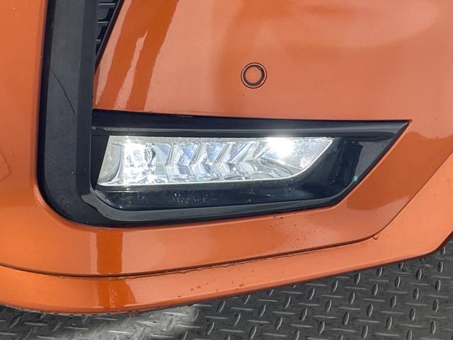 セレナ e-パワー ハイウェイスターV プロパイロット 純正10型ナビ 純正フリップダウンモニター 撥水シート パーキングアシスト スペアキー BSM 両側電動スライドドア 電動サイドブレーキ オートブレーキホールド LED フォグ マット(73枚目)