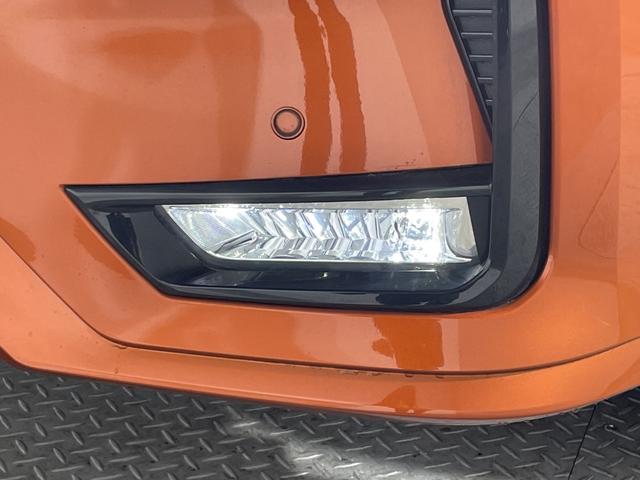 セレナ e-パワー ハイウェイスターV プロパイロット 純正10型ナビ 純正フリップダウンモニター 撥水シート パーキングアシスト スペアキー BSM 両側電動スライドドア 電動サイドブレーキ オートブレーキホールド LED フォグ マット(74枚目)