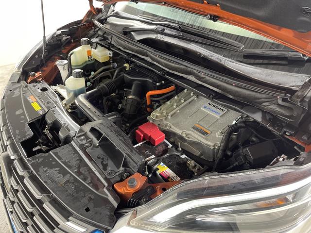 セレナ e-パワー ハイウェイスターV プロパイロット 純正10型ナビ 純正フリップダウンモニター 撥水シート パーキングアシスト スペアキー BSM 両側電動スライドドア 電動サイドブレーキ オートブレーキホールド LED フォグ マット(77枚目)