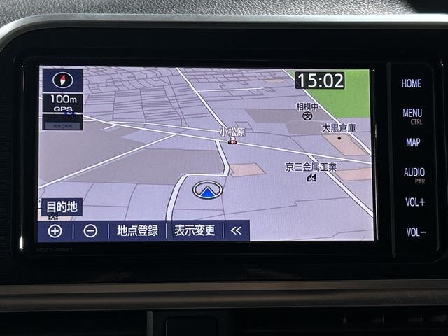 シエンタ Ｇ　クエロ　トヨタセーフティセンス　純正ナビ　パノラミックビューモニター　両側電動スライドドア　ハーフレザーシート　ＥＴＣ　革巻きステアリング　コーナーセンサー　アイドリングストップ機能　ＬＥＤ　フォグ　マット（3枚目）