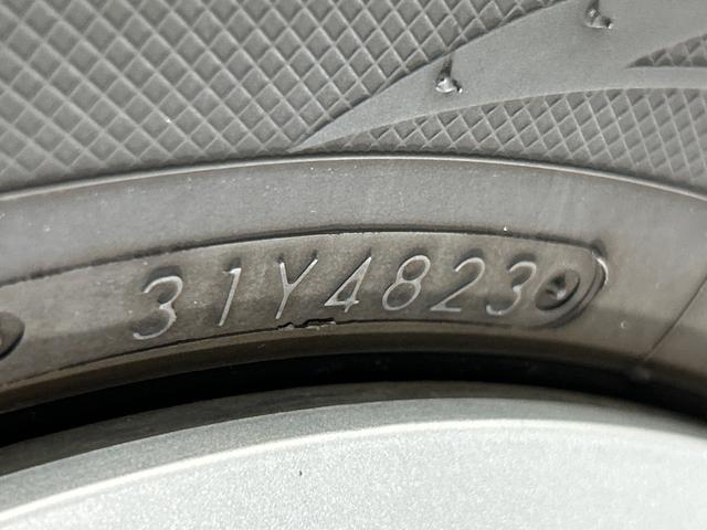 シエンタ Ｇ　クエロ　トヨタセーフティセンス　純正ナビ　パノラミックビューモニター　両側電動スライドドア　ハーフレザーシート　ＥＴＣ　革巻きステアリング　コーナーセンサー　アイドリングストップ機能　ＬＥＤ　フォグ　マット（72枚目）