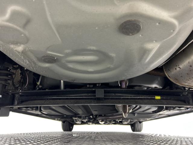 シエンタ Ｇ　クエロ　トヨタセーフティセンス　純正ナビ　パノラミックビューモニター　両側電動スライドドア　ハーフレザーシート　ＥＴＣ　革巻きステアリング　コーナーセンサー　アイドリングストップ機能　ＬＥＤ　フォグ　マット（80枚目）