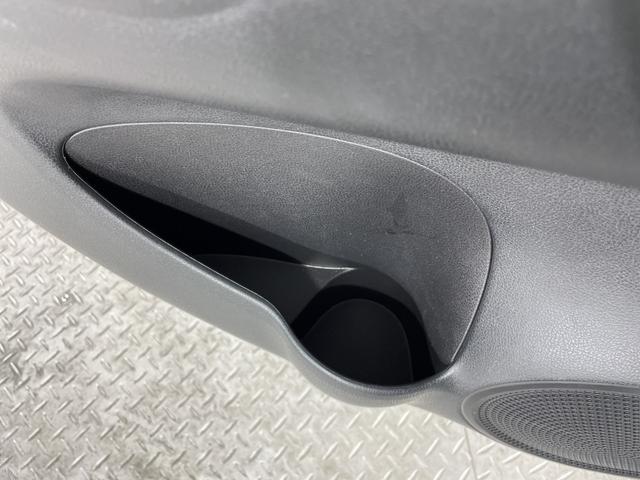 ノート Ｘ　ＤＩＧ－Ｓ　Ｖセレクション＋セーフティ　純正７インチナビ　全方位カメラ　衝突軽減ブレーキ　レーンキープアシスト　前後ドラレコ　ＥＴＣ　アイドリングストップ　横滑り防止　ＥＣＯモード　フォグ　純正フロアマット　純正ドアバイザー　フルセグＴＶ（42枚目）