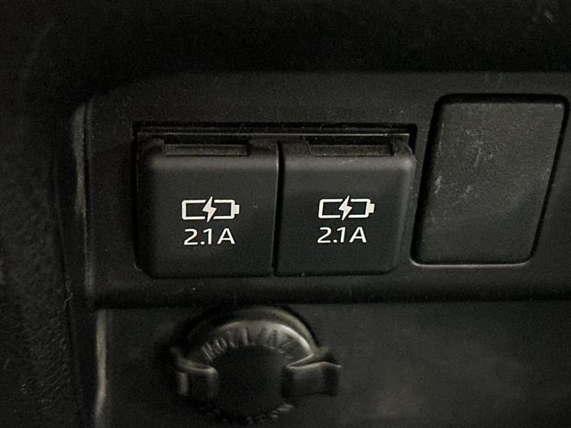 ヴォクシー ハイブリッドZS 煌III トヨタセーフティセンス 純正10型ナビ 純正フリップダウンモニター 両側電動スライドドア ハーフレザーシート シートヒーター ETC ドライブレコーダー コーナーセンサー プッシュスタートボタン(35枚目)