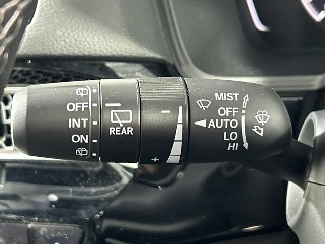 シビック LX 純正DA Hセンシング Bカメラ フルセグ LED 純正サイド/リアスポイラー ETC2.0 半革シート 革巻ステアリング 前シートヒーター アイドリングS 無限ドアバイザー スマートキー プッシュS(9枚目)