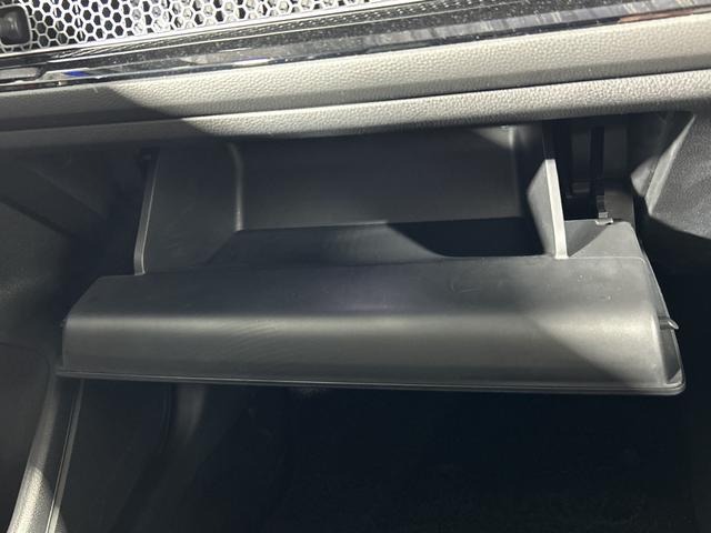 シビック LX 純正DA Hセンシング Bカメラ フルセグ LED 純正サイド/リアスポイラー ETC2.0 半革シート 革巻ステアリング 前シートヒーター アイドリングS 無限ドアバイザー スマートキー プッシュS(49枚目)