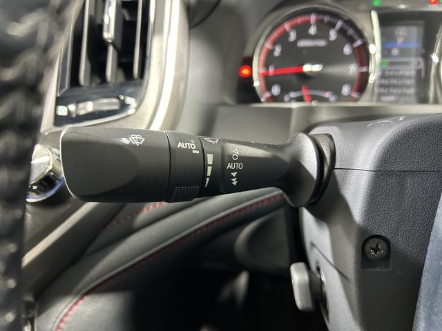 クラウン アスリートS-T 純正8型SDナビ バックカメラ フルセグ クルコン SOSコール アイドリングS ECO 革巻きステアリング パドルシフト 純正リアアンダースポイラー ETC 純正17インチAW lEDヘッドランプ(8枚目)