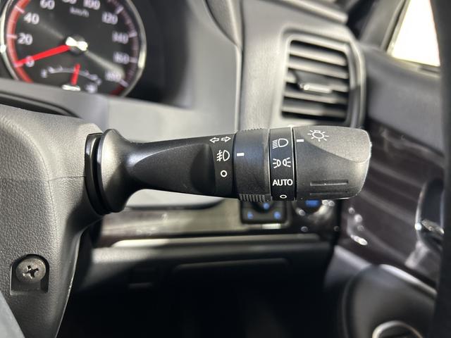 クラウン アスリートS-T 純正8型SDナビ バックカメラ フルセグ クルコン SOSコール アイドリングS ECO 革巻きステアリング パドルシフト 純正リアアンダースポイラー ETC 純正17インチAW lEDヘッドランプ(11枚目)