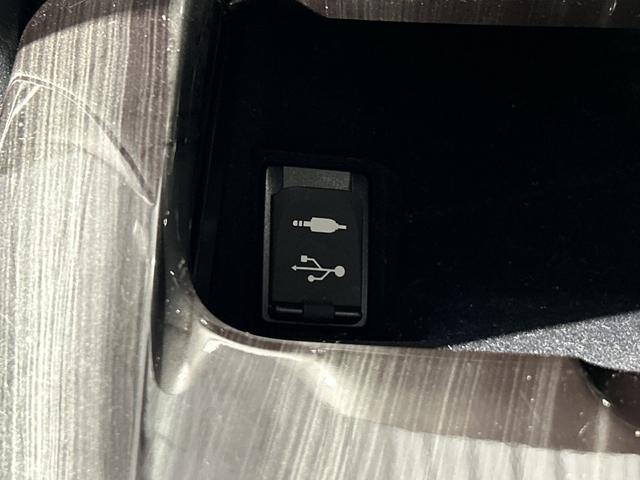 クラウン アスリートS-T 純正8型SDナビ バックカメラ フルセグ クルコン SOSコール アイドリングS ECO 革巻きステアリング パドルシフト 純正リアアンダースポイラー ETC 純正17インチAW lEDヘッドランプ(31枚目)