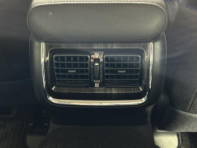 クラウン アスリートS-T 純正8型SDナビ バックカメラ フルセグ クルコン SOSコール アイドリングS ECO 革巻きステアリング パドルシフト 純正リアアンダースポイラー ETC 純正17インチAW lEDヘッドランプ(37枚目)