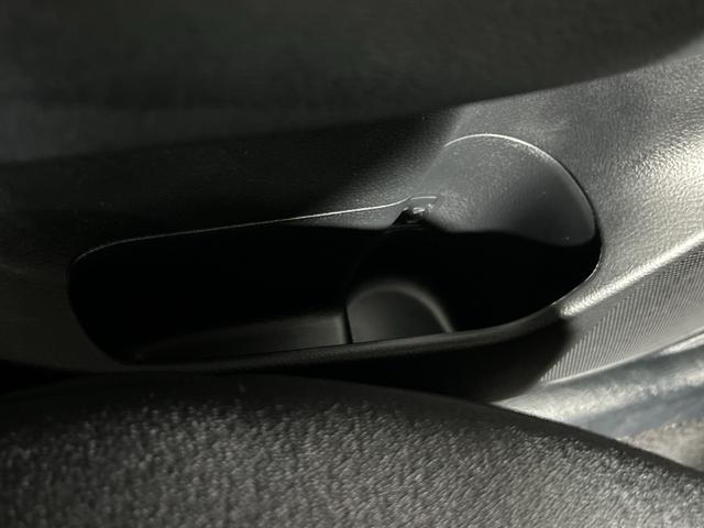 クラウン アスリートS-T 純正8型SDナビ バックカメラ フルセグ クルコン SOSコール アイドリングS ECO 革巻きステアリング パドルシフト 純正リアアンダースポイラー ETC 純正17インチAW lEDヘッドランプ(38枚目)