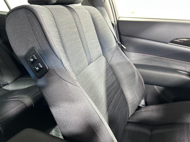 クラウン アスリートS-T 純正8型SDナビ バックカメラ フルセグ クルコン SOSコール アイドリングS ECO 革巻きステアリング パドルシフト 純正リアアンダースポイラー ETC 純正17インチAW lEDヘッドランプ(48枚目)