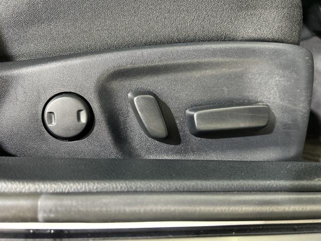 クラウン アスリートS-T 純正8型SDナビ バックカメラ フルセグ クルコン SOSコール アイドリングS ECO 革巻きステアリング パドルシフト 純正リアアンダースポイラー ETC 純正17インチAW lEDヘッドランプ(49枚目)