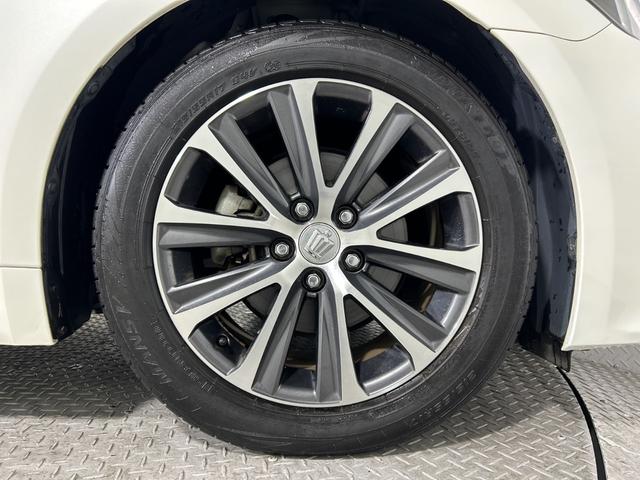 クラウン アスリートS-T 純正8型SDナビ バックカメラ フルセグ クルコン SOSコール アイドリングS ECO 革巻きステアリング パドルシフト 純正リアアンダースポイラー ETC 純正17インチAW lEDヘッドランプ(72枚目)