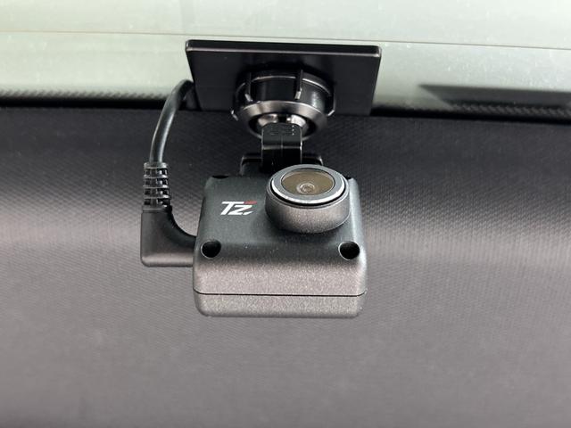 【前後ドライブレコーダー】映像・音声などの運転中の記録を残します。事故などを起こした起こされた時の証拠になりえますので、もしも時でも安心ですね。