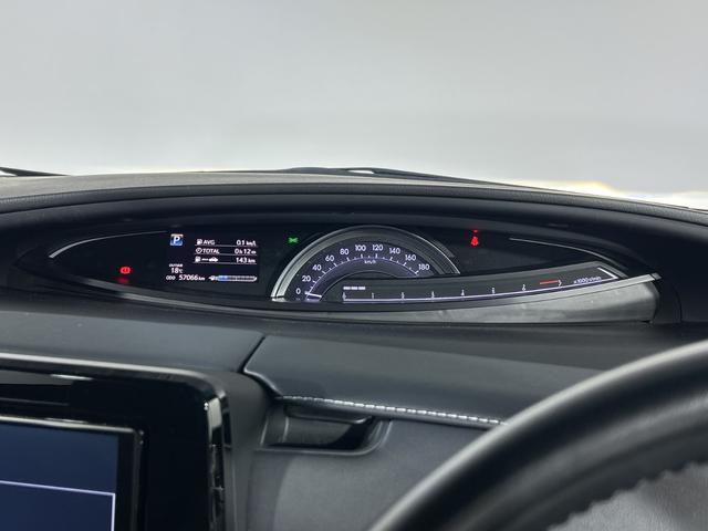 【スピードメーター】『スピードメーター』の画像になります。メーターがシンプルで見やすく運転しやすいですね!