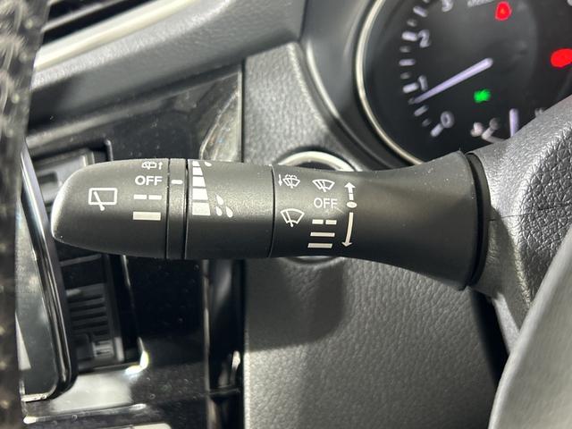 エクストレイル 20X エマージェンシーブレーキパッケージ 社外9型ナビ Bカメラ LDW AEB 進入禁止 アイドリングS カブロンシート 前席シートヒーター 革巻きステアリング 前後ソナー LED 社外前ドラレコ インテリキー プッシュスタート(17枚目)