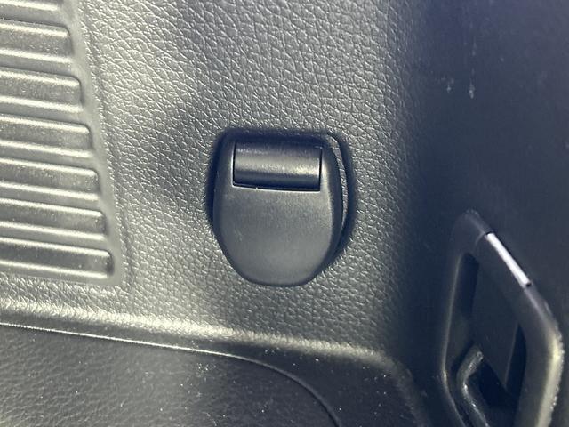 エクストレイル 20X エマージェンシーブレーキパッケージ 社外9型ナビ Bカメラ LDW AEB 進入禁止 アイドリングS カブロンシート 前席シートヒーター 革巻きステアリング 前後ソナー LED 社外前ドラレコ インテリキー プッシュスタート(31枚目)