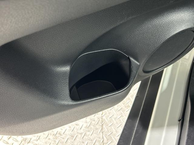 エクストレイル 20X エマージェンシーブレーキパッケージ 社外9型ナビ Bカメラ LDW AEB 進入禁止 アイドリングS カブロンシート 前席シートヒーター 革巻きステアリング 前後ソナー LED 社外前ドラレコ インテリキー プッシュスタート(38枚目)