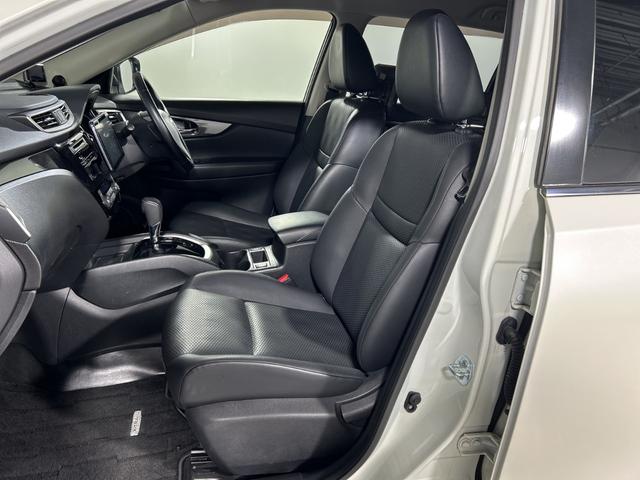 エクストレイル 20X エマージェンシーブレーキパッケージ 社外9型ナビ Bカメラ LDW AEB 進入禁止 アイドリングS カブロンシート 前席シートヒーター 革巻きステアリング 前後ソナー LED 社外前ドラレコ インテリキー プッシュスタート(48枚目)